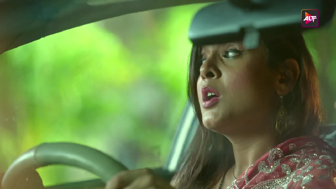 Utha Patak S04 E05-06 AltBalaji